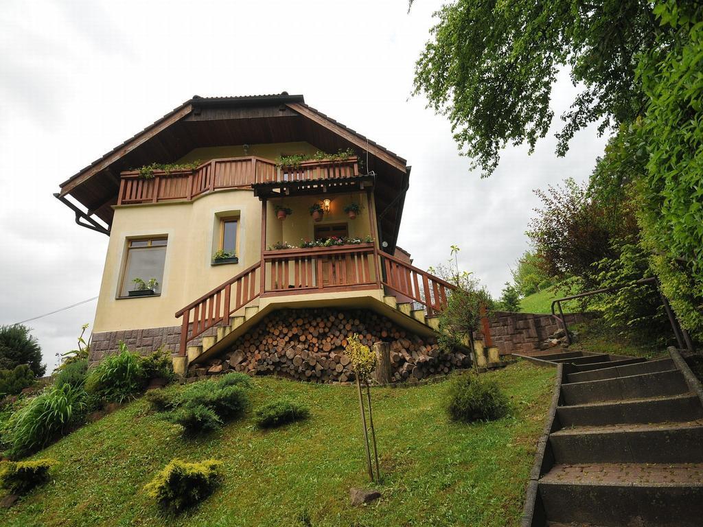 Apartman U Sarky Valaska ภายนอก รูปภาพ